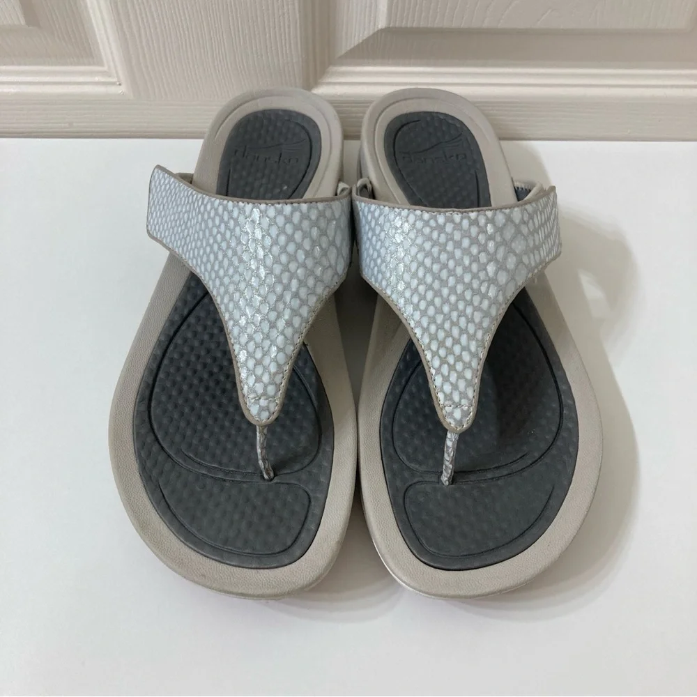 Dansko Women’s Katy 2 Gray Leather Hooded Sandal Flip Flop 11.5 Size 42 Vacation - Picture 3 of 11